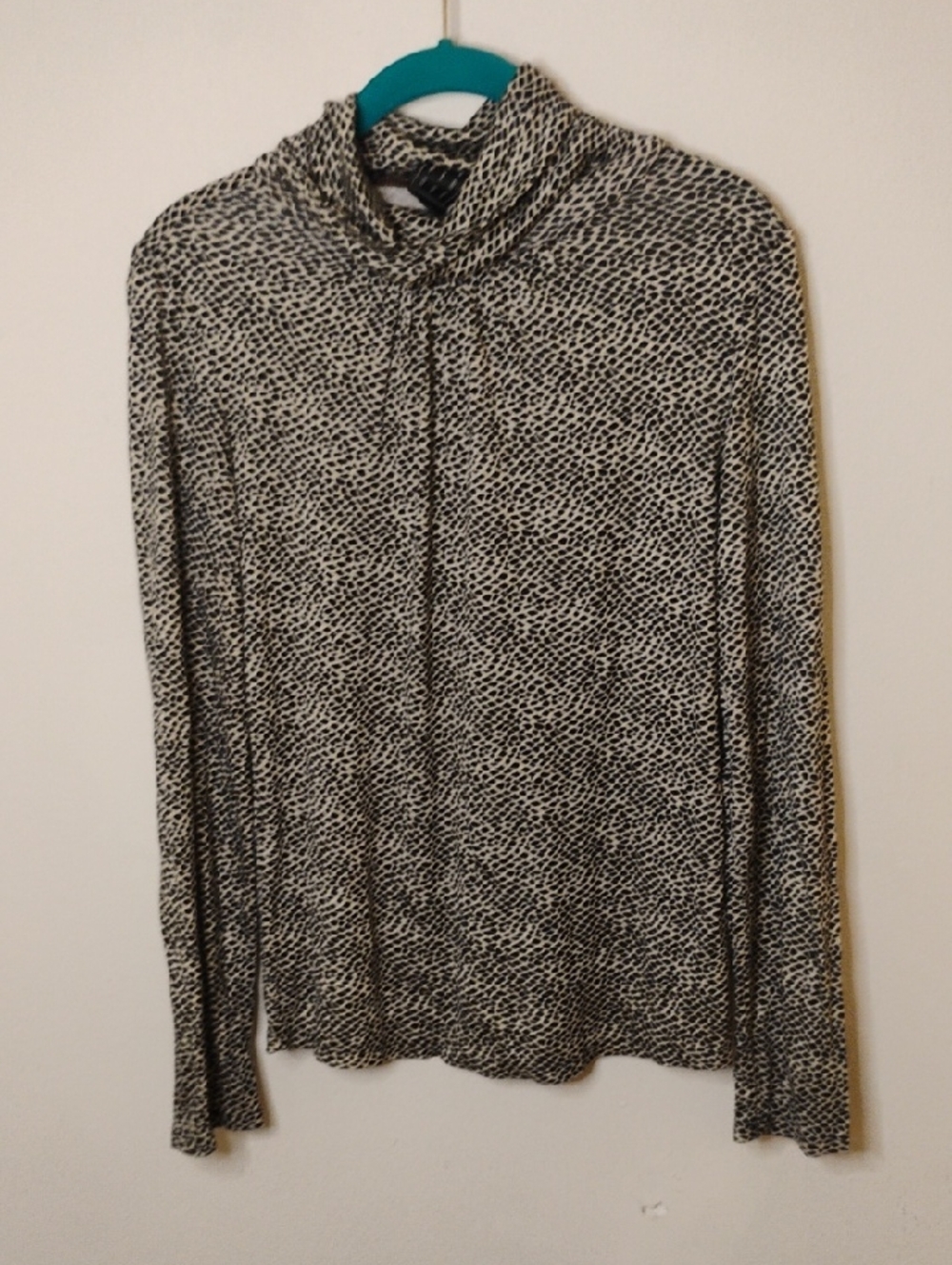 Women’s Black & Cream Color Animal Print Long Sleeve Turtleneck Top